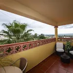 B47 - Walkway View *