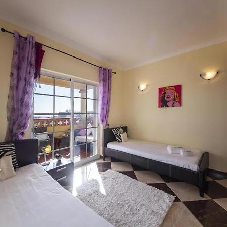 Apartament B47 - Walkway View *