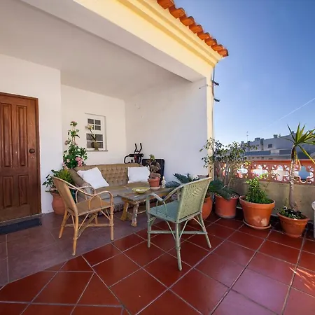 B47 - Walkway View *