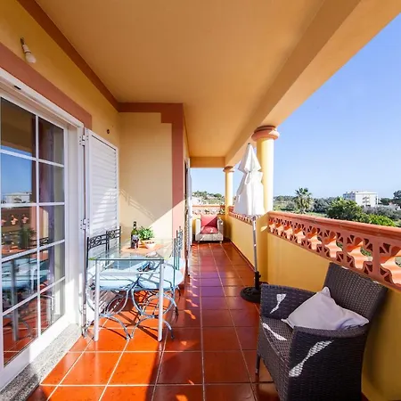 B47 - Walkway Beachview Place *